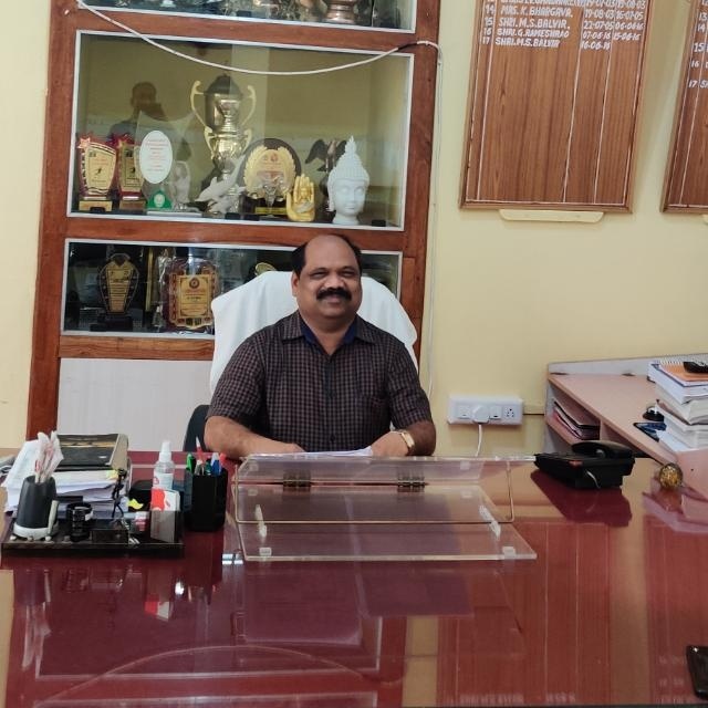 Hon'ble Principal JNV Gondia